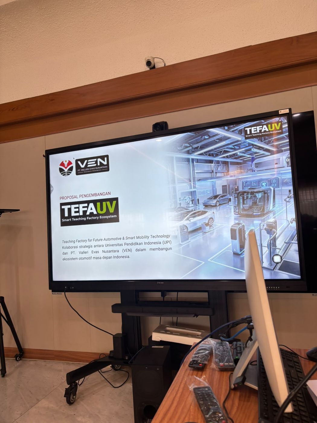 Presentation screen showing the Teaching Factory development proposal by UPI and PT VEN